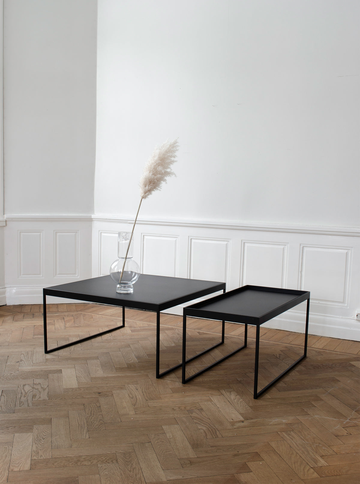 Dis coffee table h 47