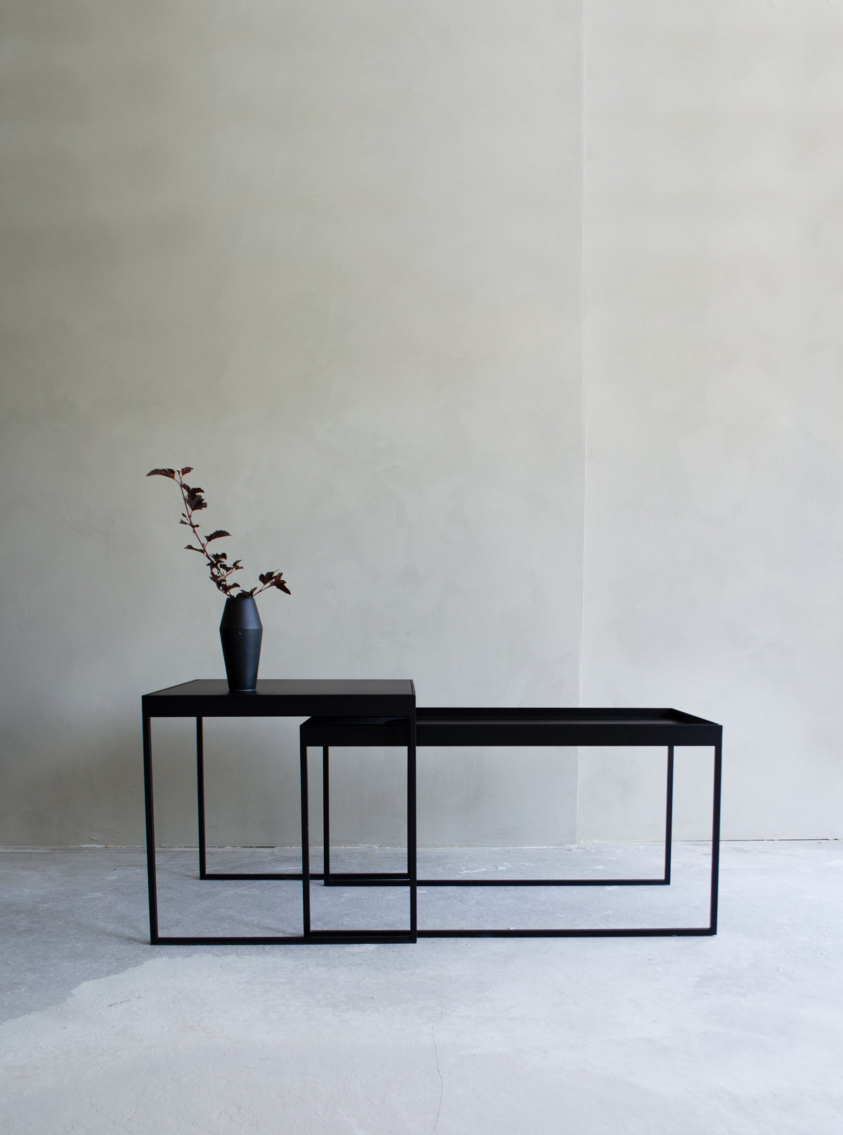 Dis coffee table h 47