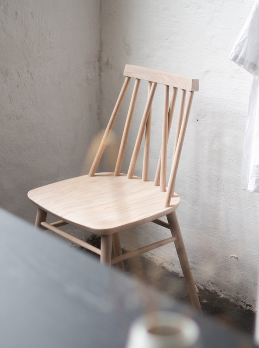 Non spisestol i hvitoljet fra ygg&lyng