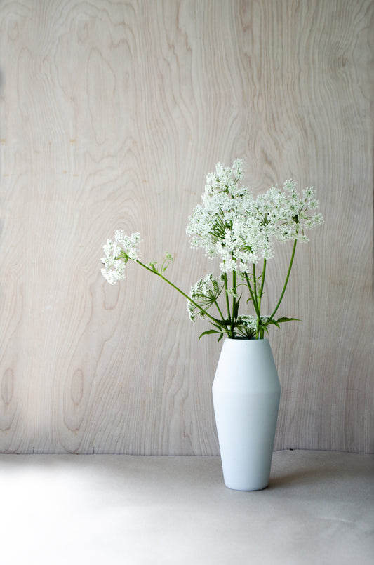 Dia vase 18 centimeter i fargen Milk white