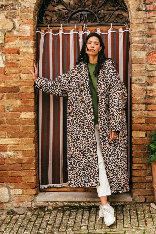 Sittingsuit - Snow Leopard fra Sittingsuits