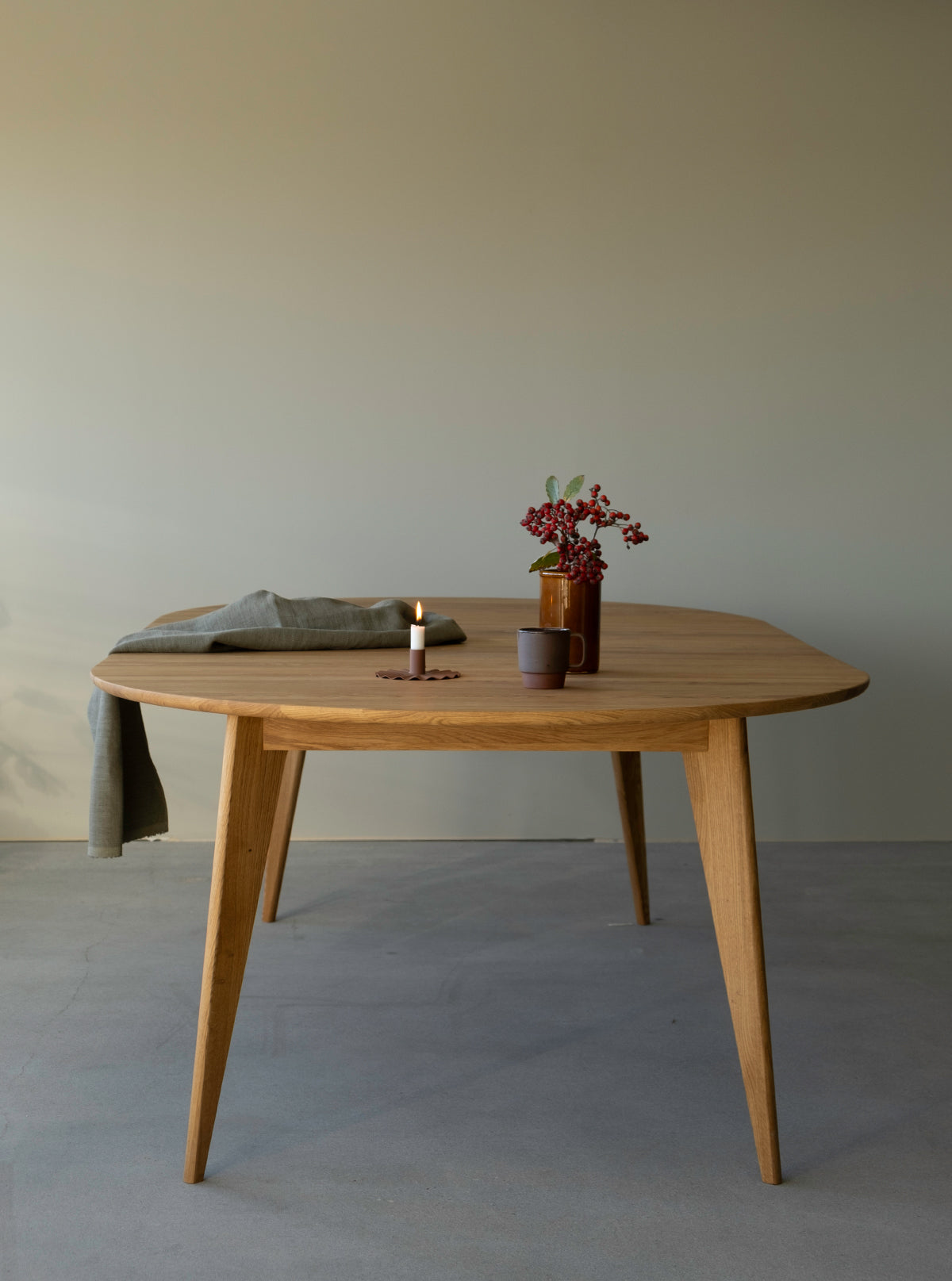 Viken round spisebord