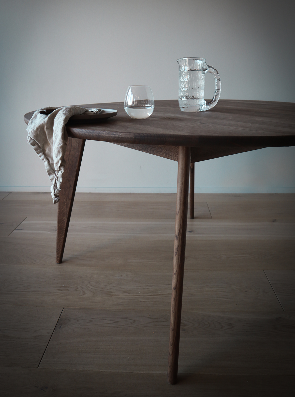 Viken round spisebord