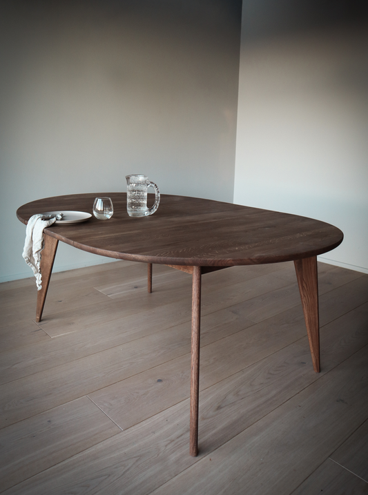 Viken round spisebord fra Ygg&Lyng