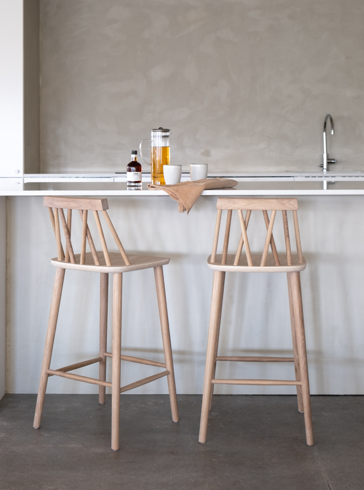 Non bar stoler i hvit oljet fra ygg&lyng