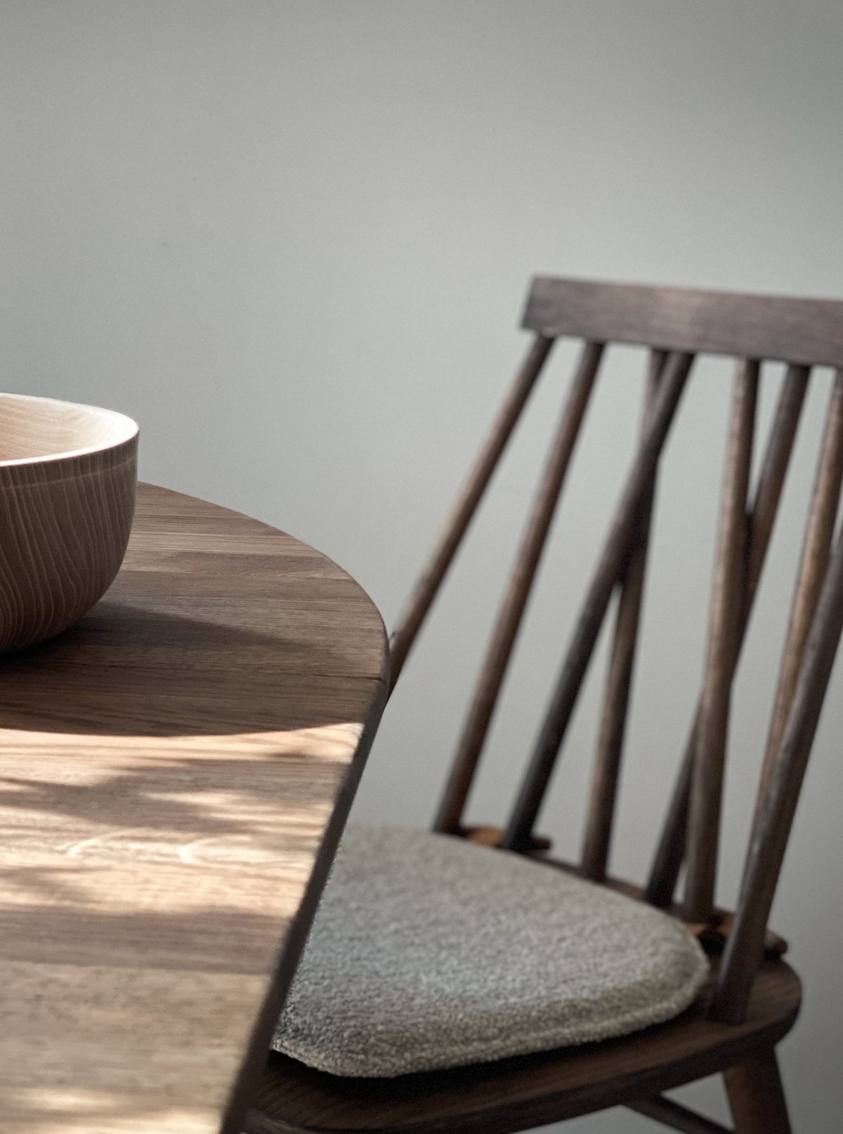 non spisestol i smoked med setepute fra ygg&lyng