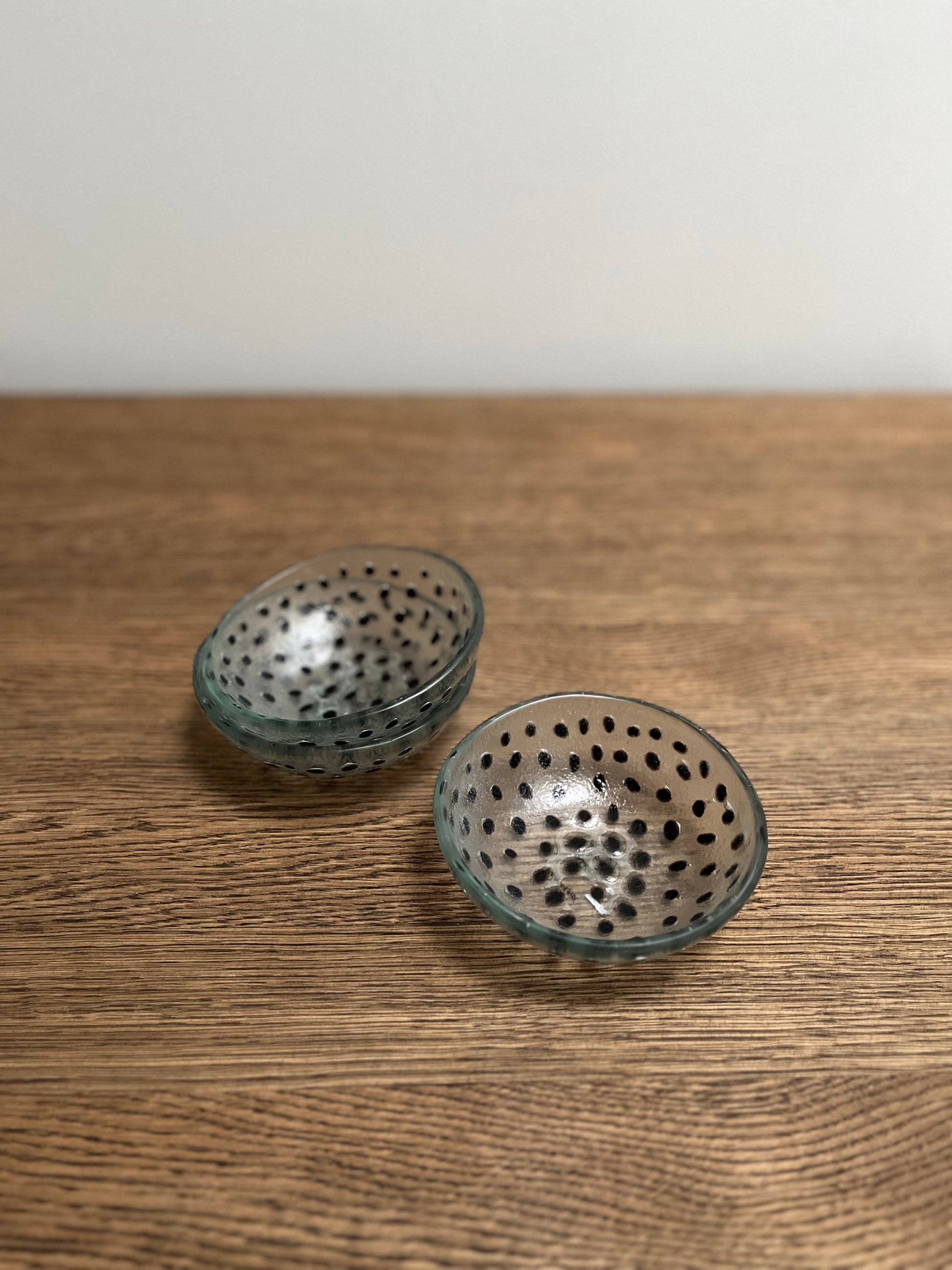 Skål - Sorte Prikker 12cm Glass