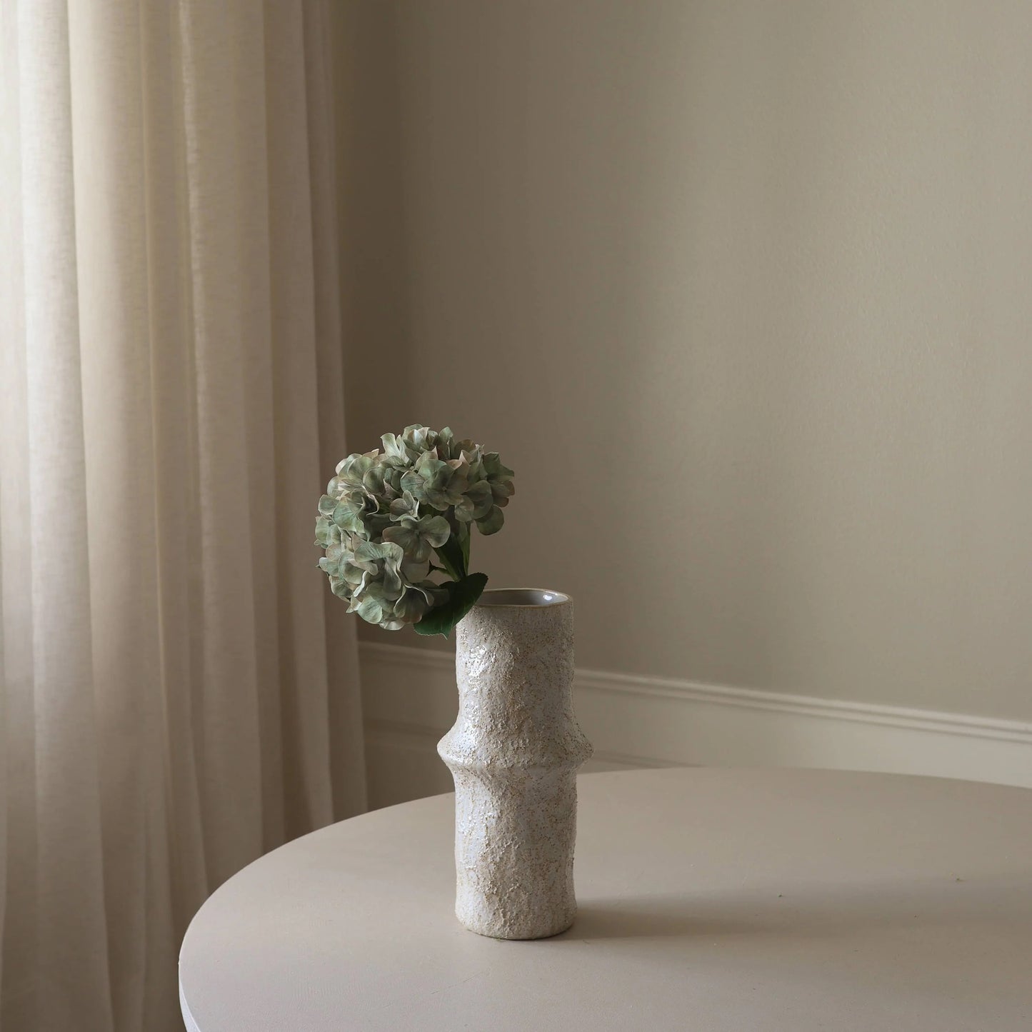 Pale Green Short Hydrangea Flower fra Botane