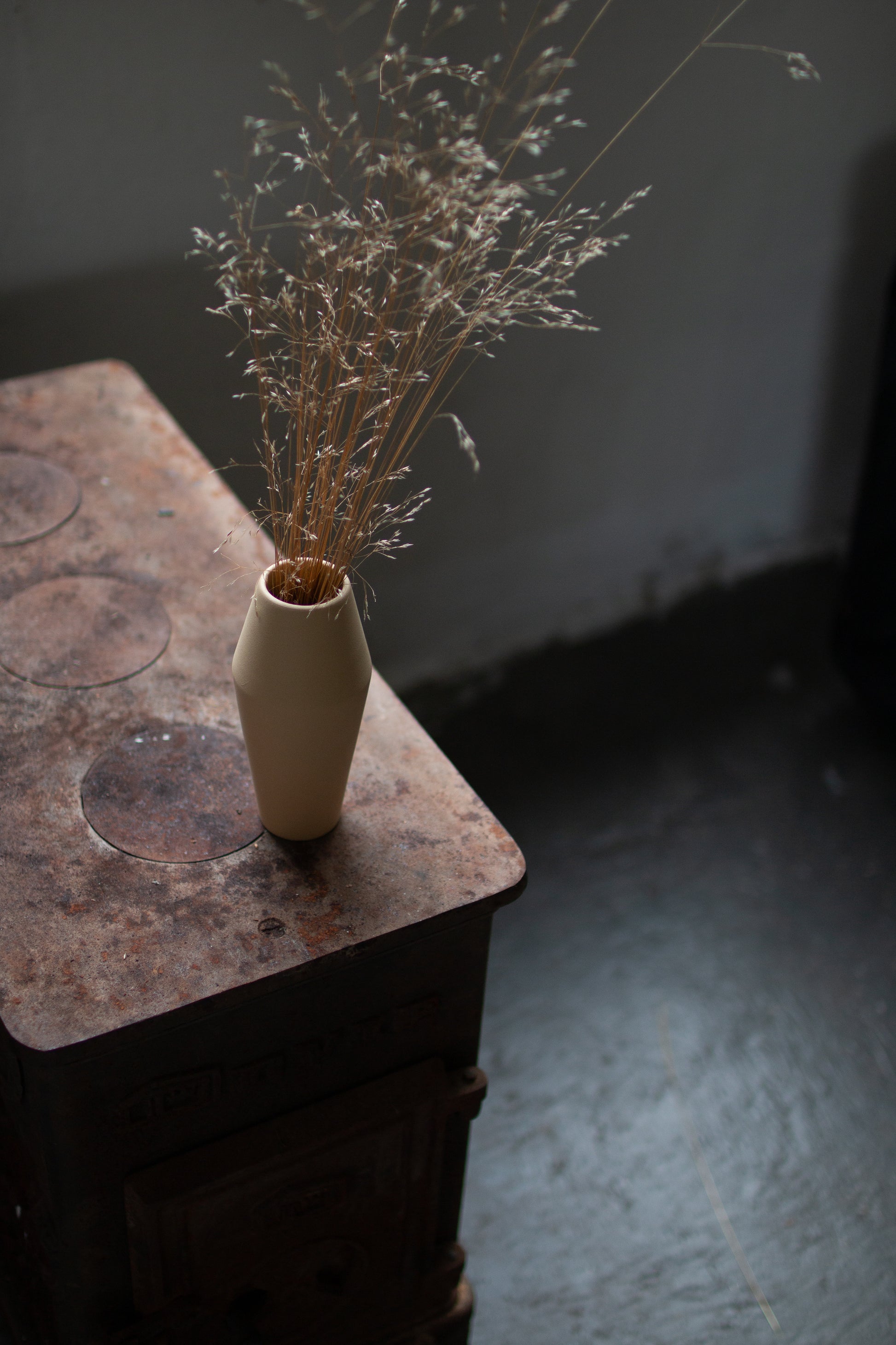 Dia vase fra ygg&lyng i fargen Straw Yellow