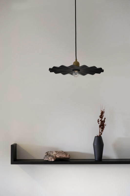 Krum pendellampe fra Ygg&Lyng