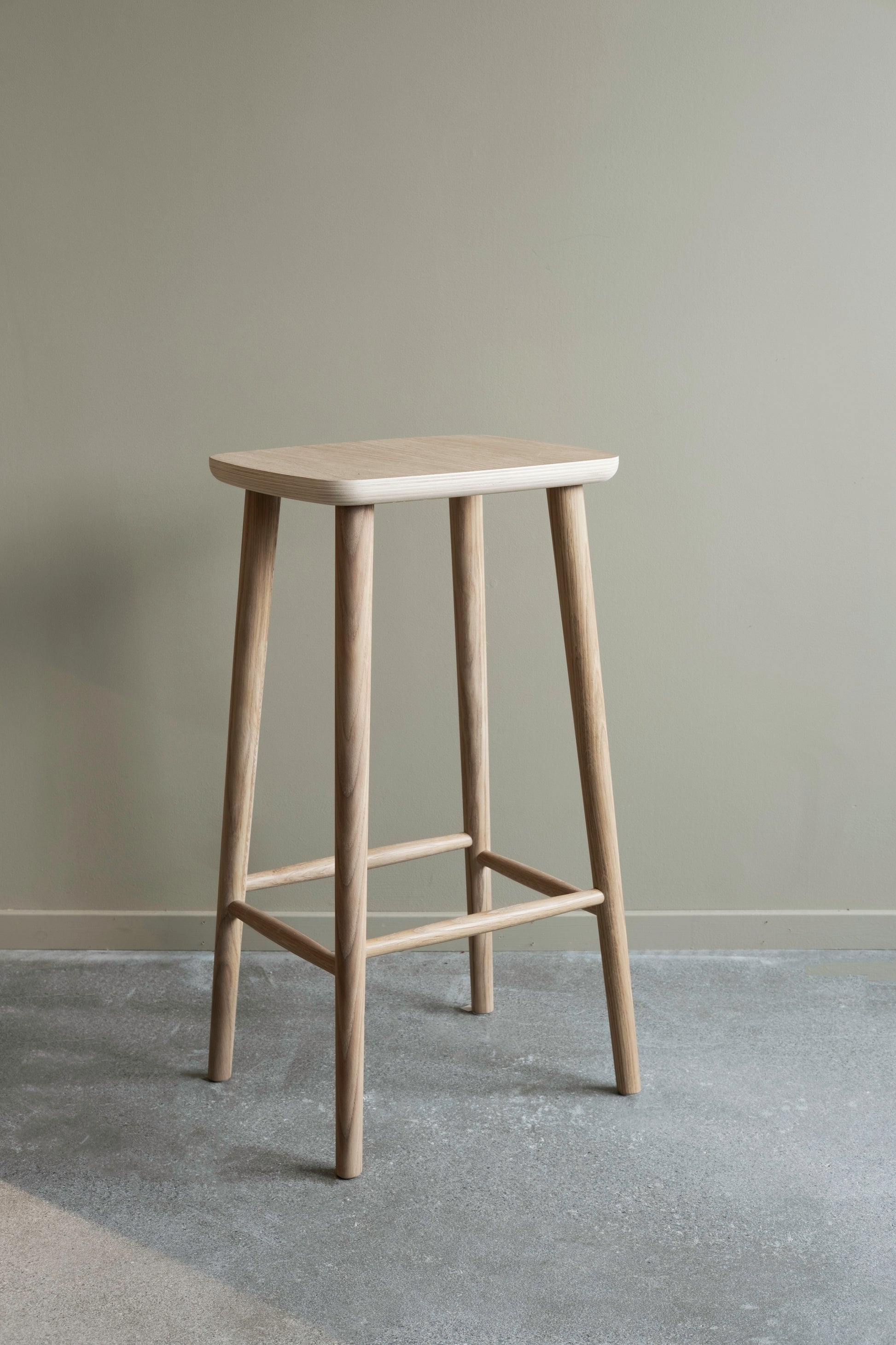 Hvit oljet non krakk fra ygg&lyng