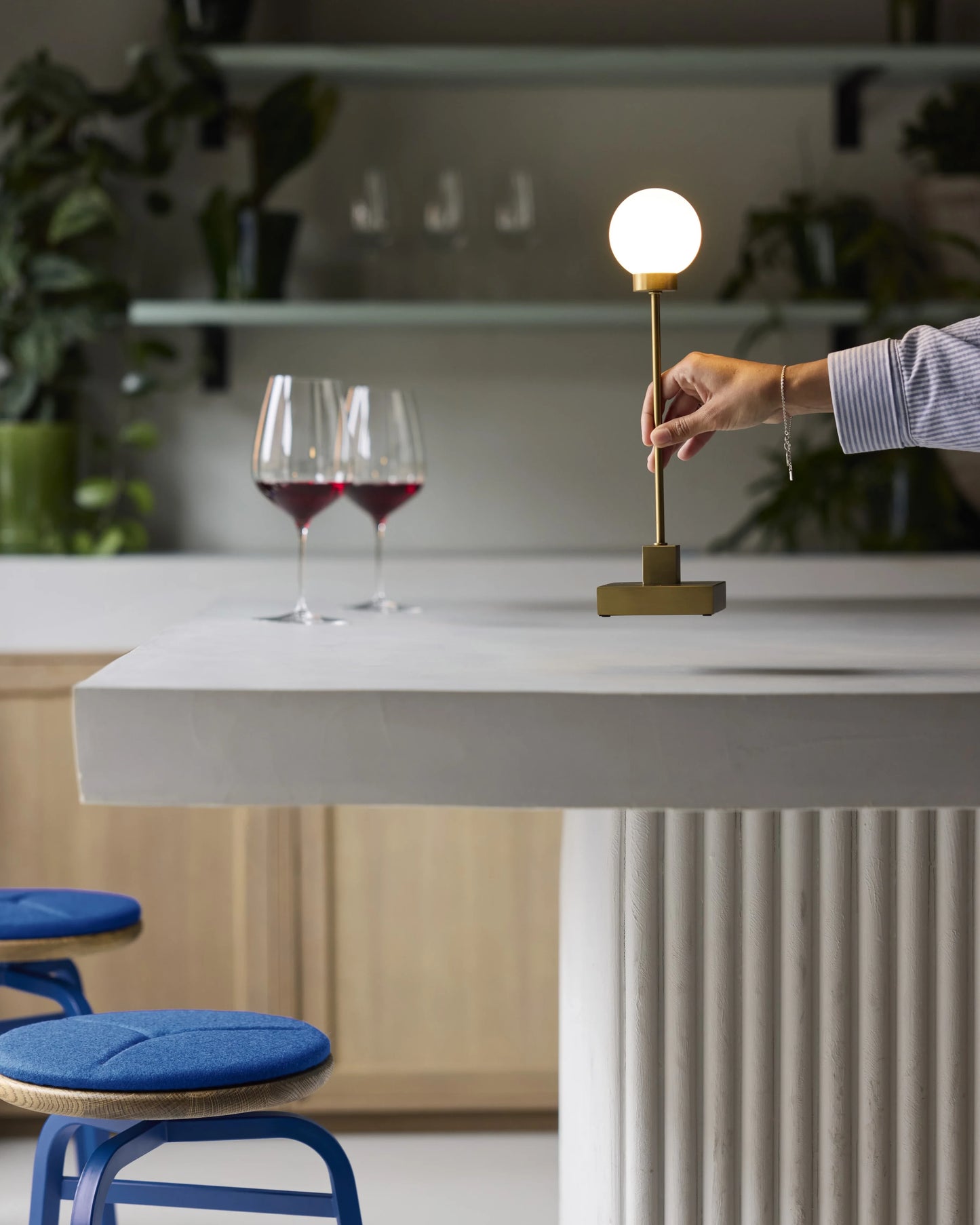 Snowball portable table lamp fra Northern