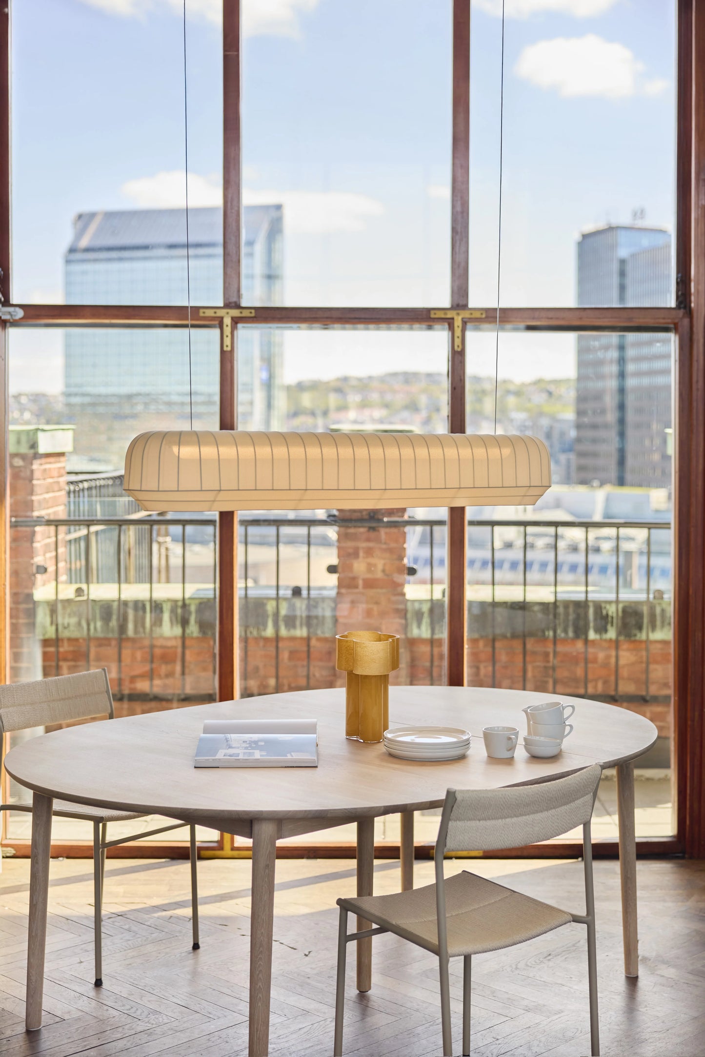 Tradition linear pendant lamp fra Northern