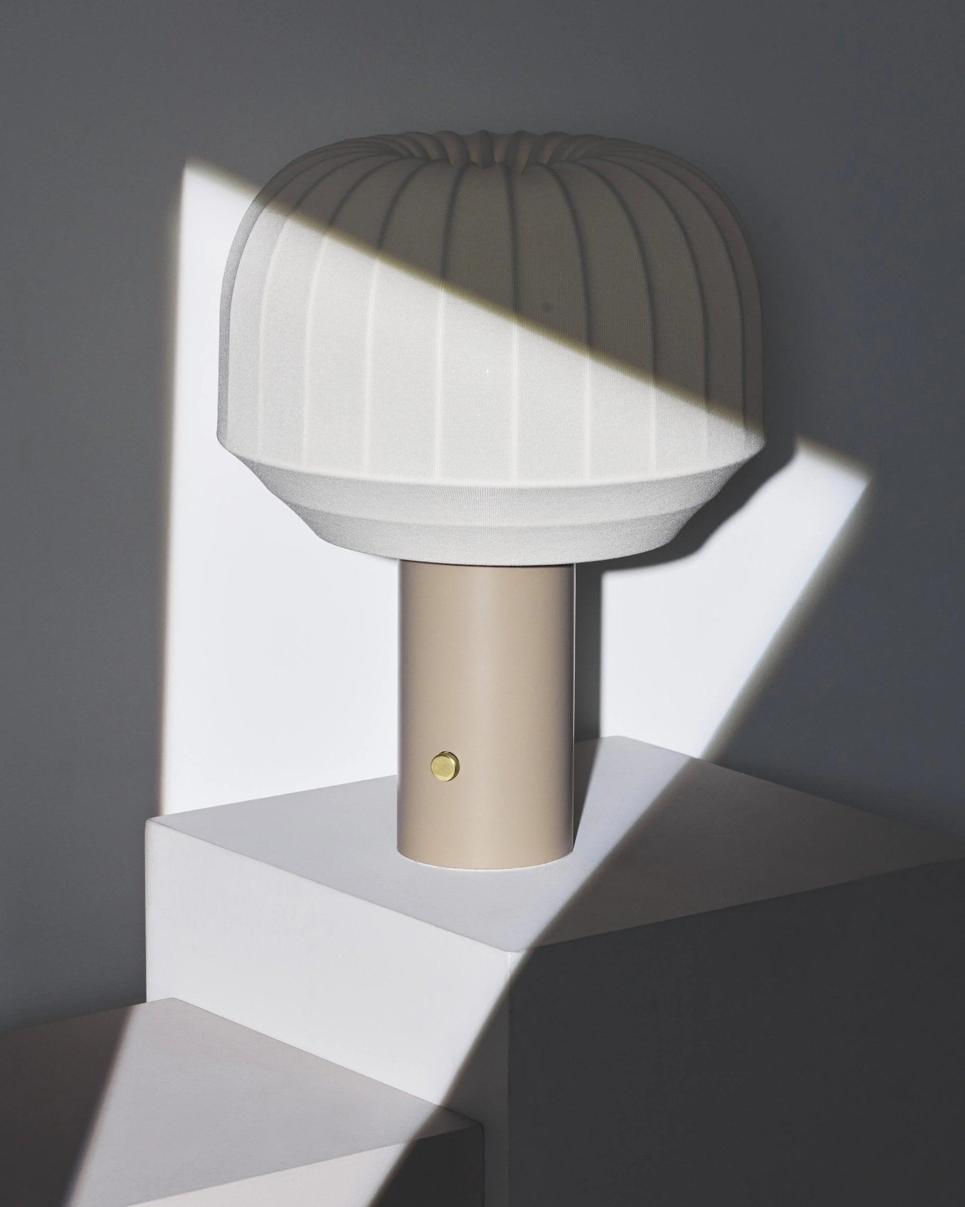 Tradition table lamp