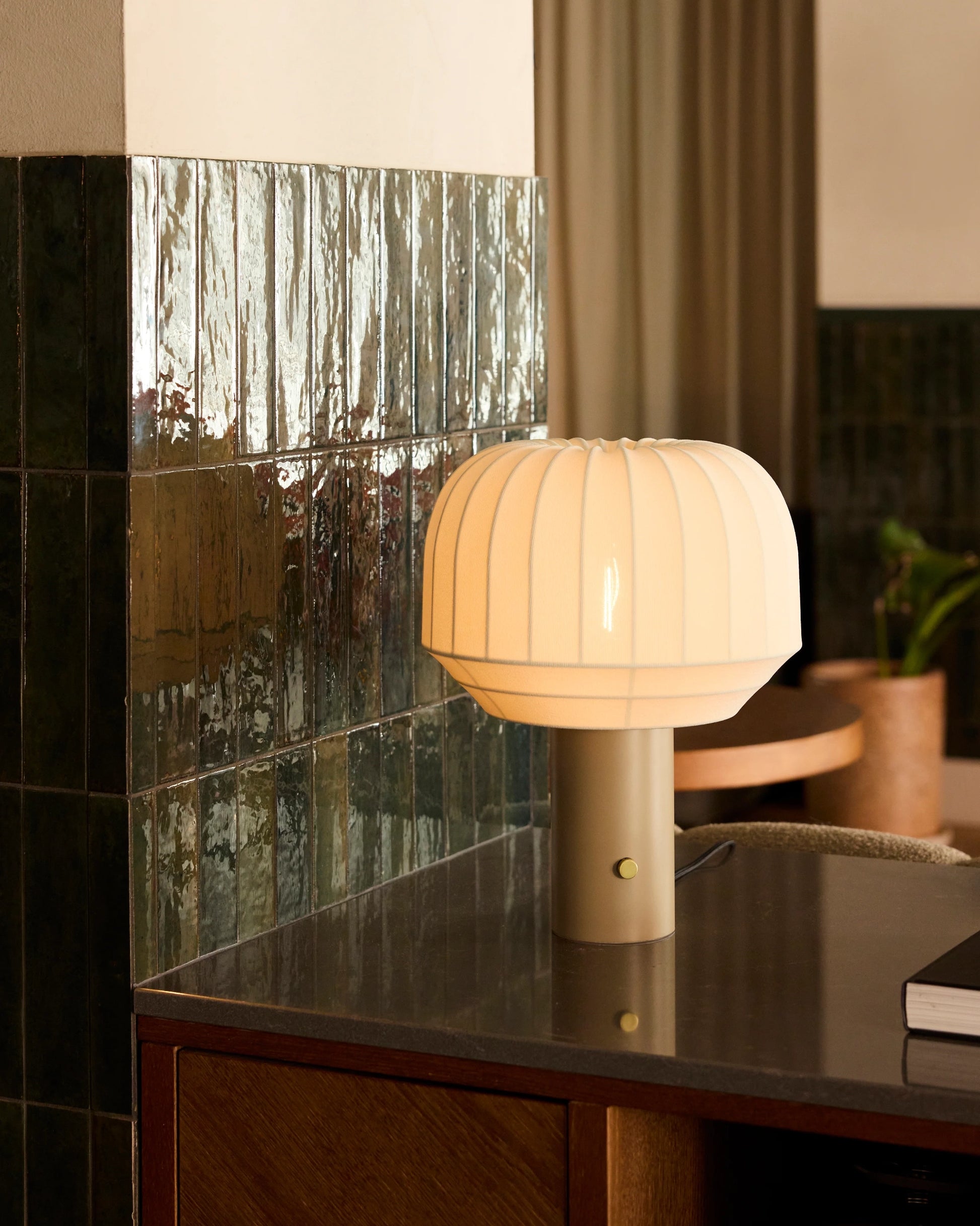 Tradition table lamp