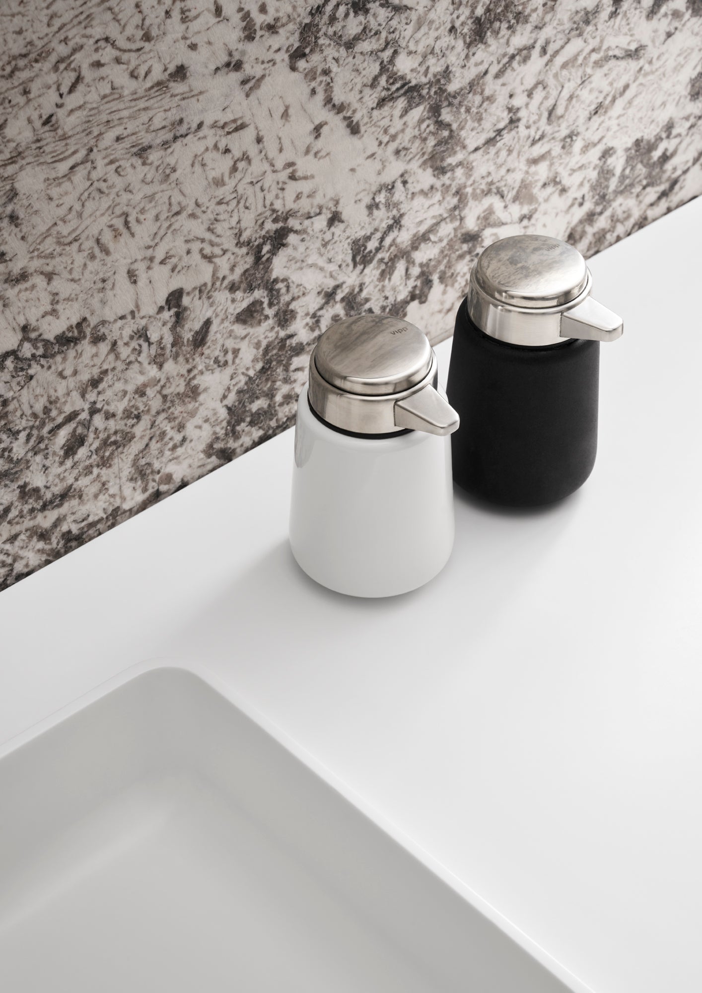 Vipp9 dispenser